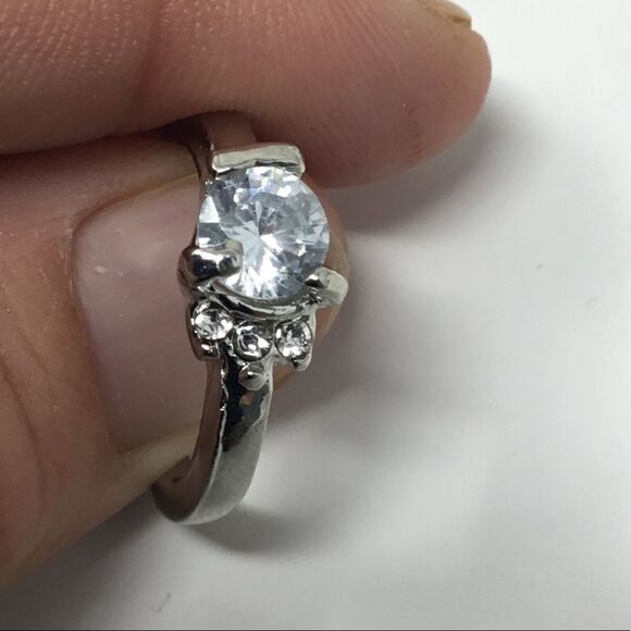 Cubic Zirconia Simple Setting Fashion Ring (H15) - Picture 1 of 6